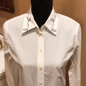 💕 2 for $15 Unique White Embellished Shirt 💕